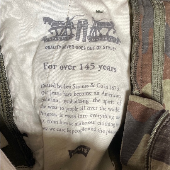 Levi Strauss & Co Men's Camo Shorts MultiPocket Green Size 29 Original Button - Picture 7 of 11